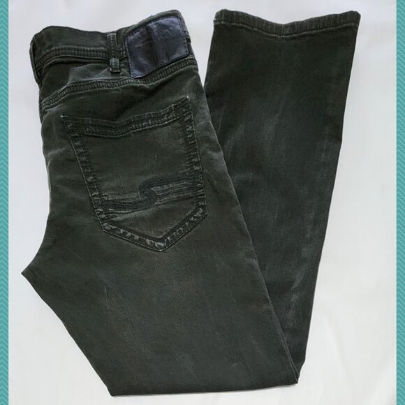 Silver Eddie Dark Green Mid Rise Relaxed Fit Straight Leg Jeans - Picture 1 of 6